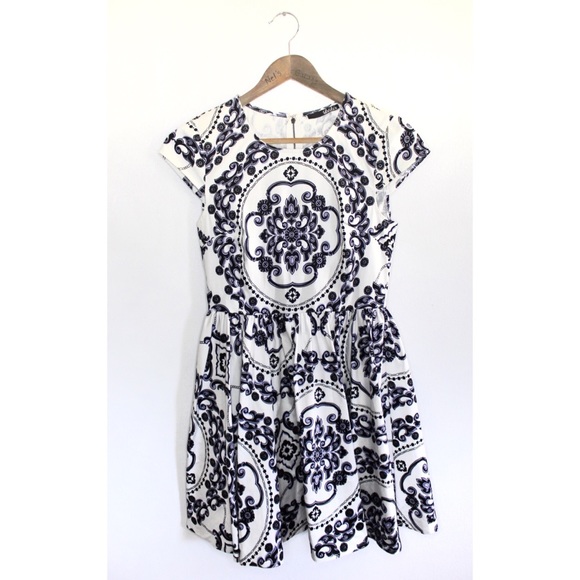 Preowned Lulus Medallion Mini Dress Small - Picture 3 of 10